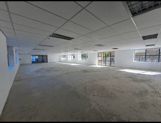 1,575M² OFFICE TO LET IN ILLOVO